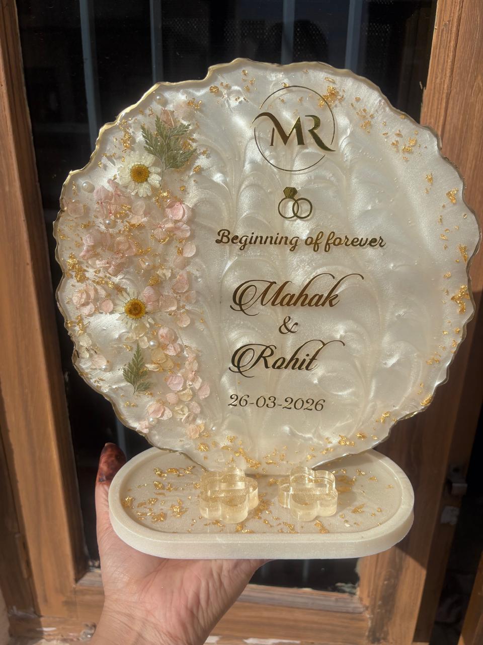 10 Inch Resin Standing Ring Platter with Oval Tray & 2 Ring Holders