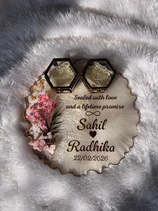 10 Inch Resin ring platter with Vintage ring box